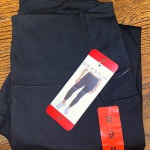 Black leggings size M